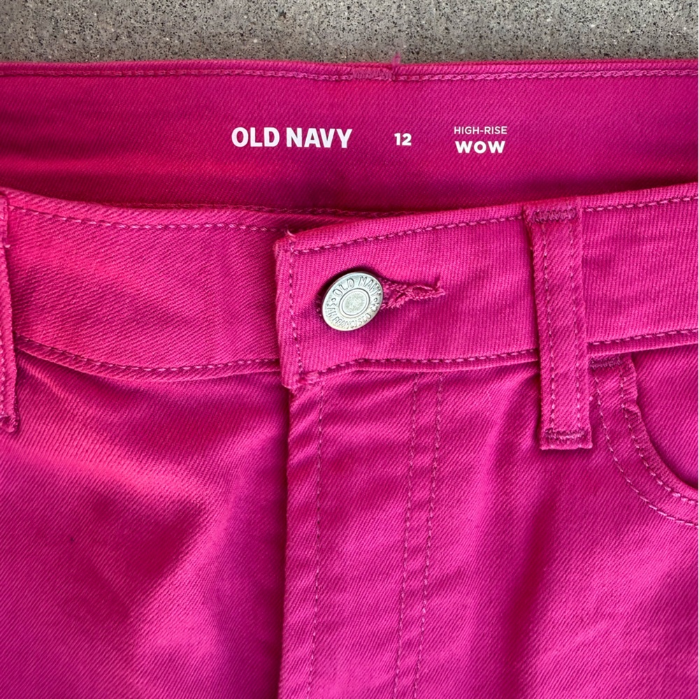 Old Navy Women's Fuchsia High-Rise Jean Shorts (Size 12) - Picture 5 of 5